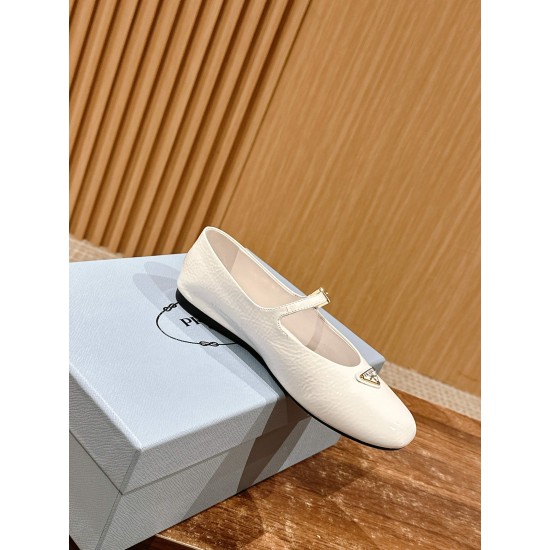 Prada Pumps and ballerinas