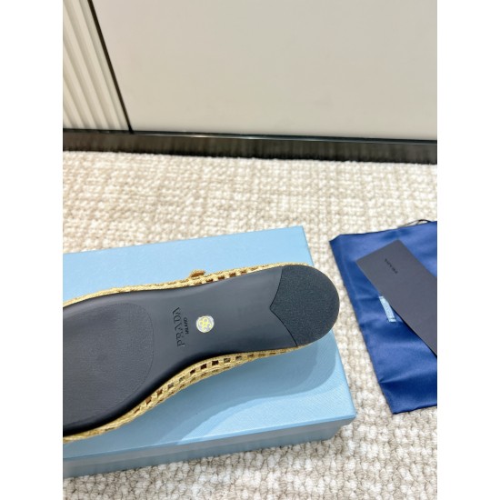 Prada Pumps and ballerinas