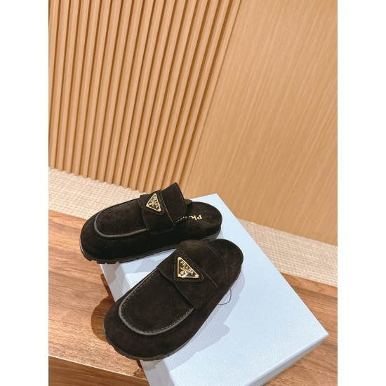 Prada Slippers and mules