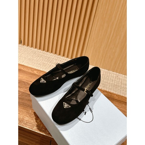 Prada Pumps and ballerinas