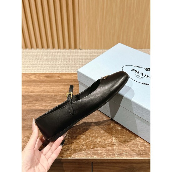 Prada Pumps and ballerinas
