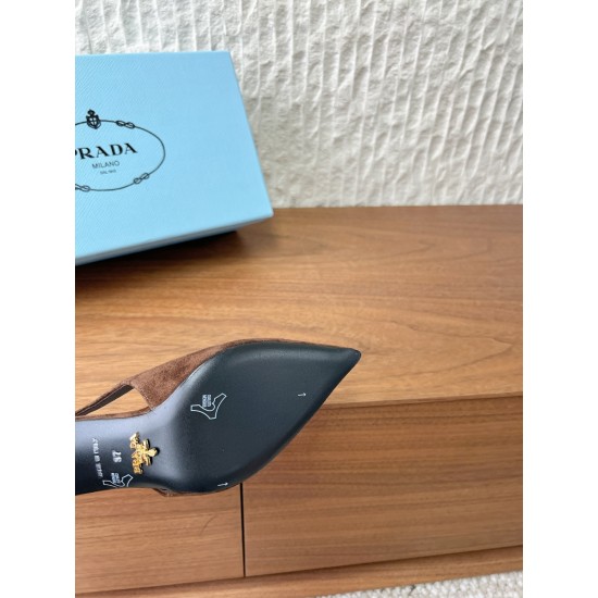 Prada Pumps and ballerinas