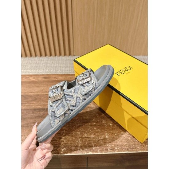 Fendi Slippers and sandals