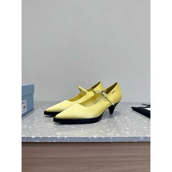 Prada Pumps and ballerinas