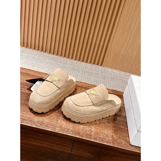 Prada Slippers and mules