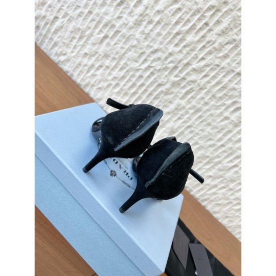 Prada Pumps and ballerinas