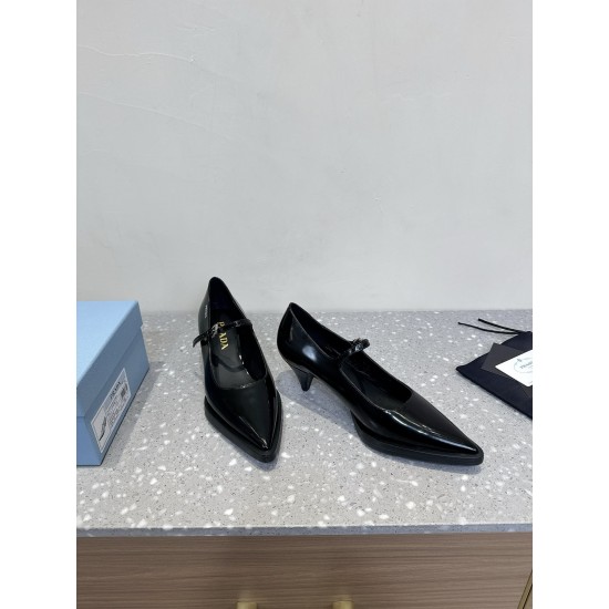 Prada Pumps and ballerinas