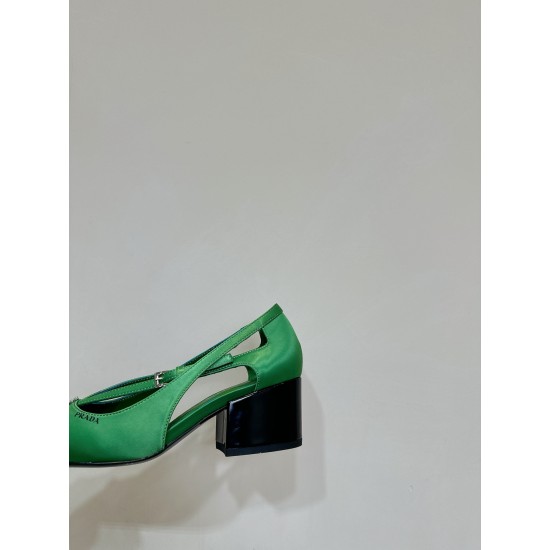 Prada Pumps and ballerinas