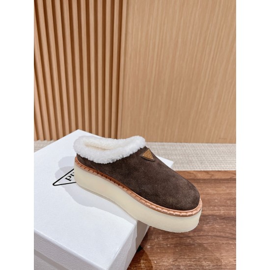 Prada Slippers and mules