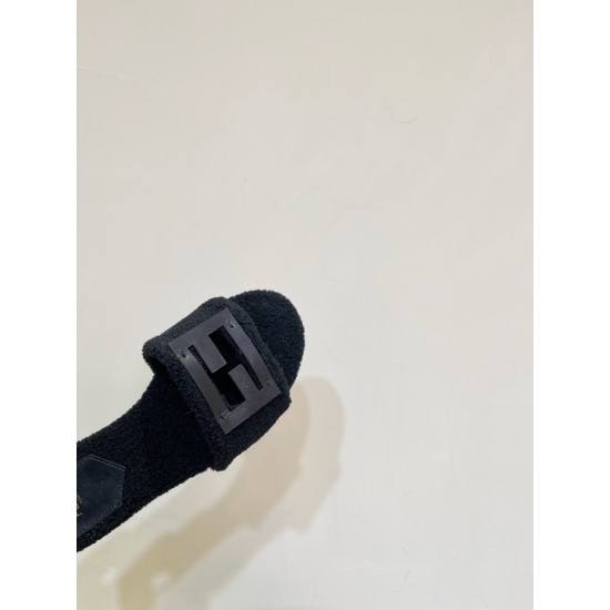 Fendi Slippers and sandals