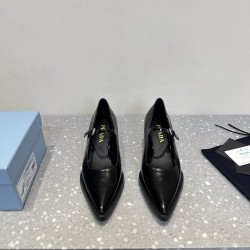 Prada Pumps and ballerinas