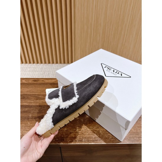 Prada Slippers and mules