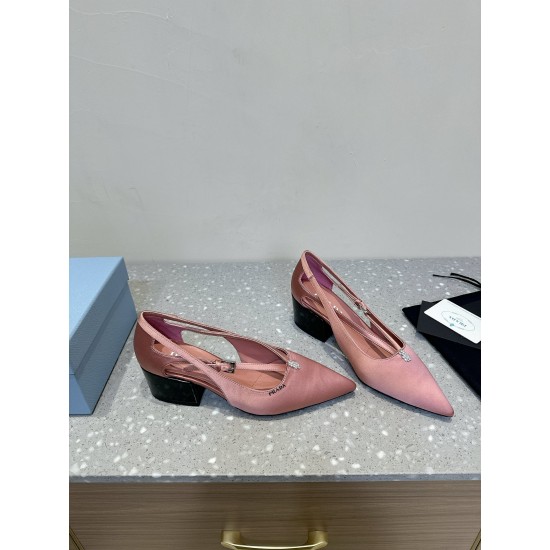 Prada Pumps and ballerinas