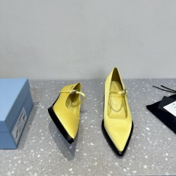 Prada Pumps and ballerinas
