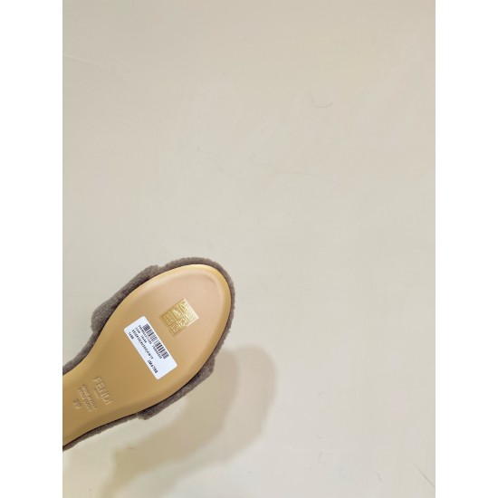 Fendi Slippers and sandals