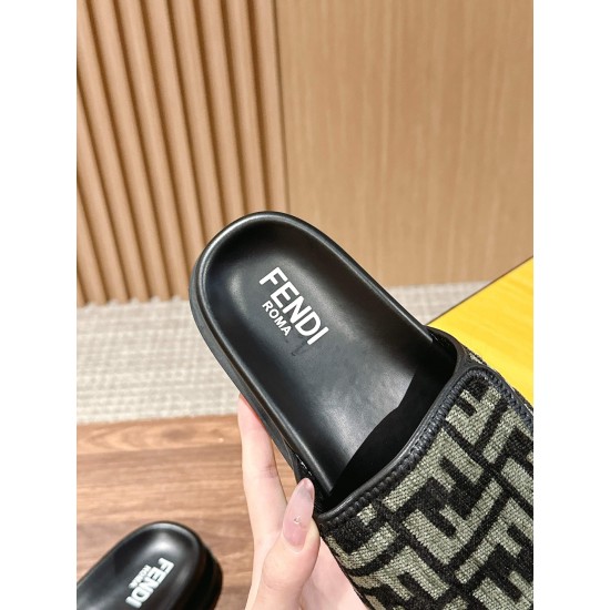 Fendi Slippers and sandals