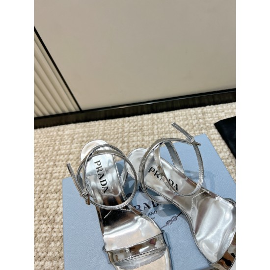 Prada Pumps and ballerinas