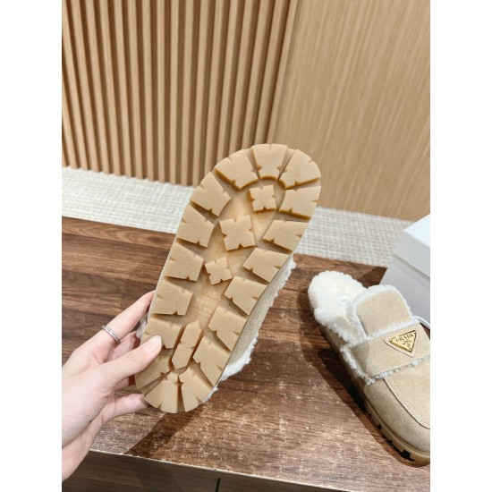 Prada Slippers and mules
