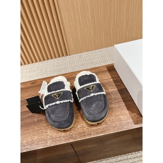 Prada Slippers and mules