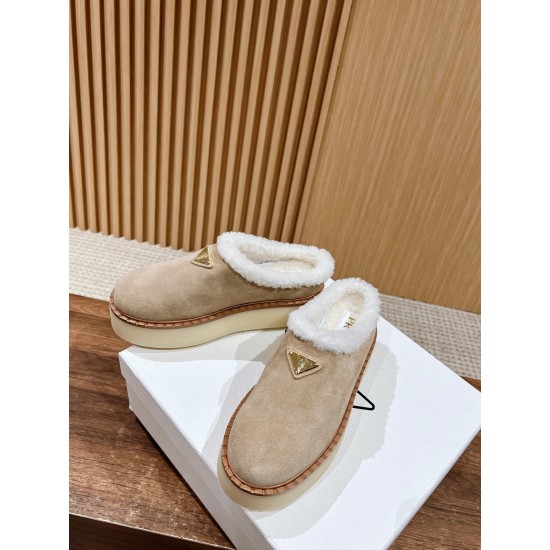 Prada Slippers and mules