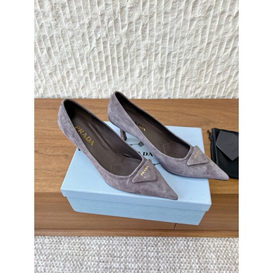 Prada Pumps and ballerinas