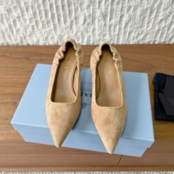 Prada Pumps and ballerinas