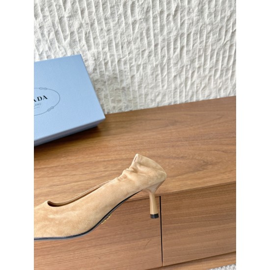 Prada Pumps and ballerinas