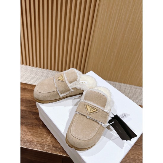 Prada Slippers and mules