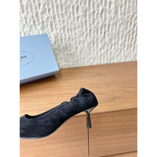 Prada Pumps and ballerinas