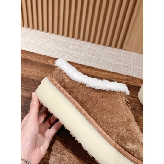 Prada Slippers and mules