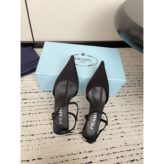 Prada Pumps and ballerinas