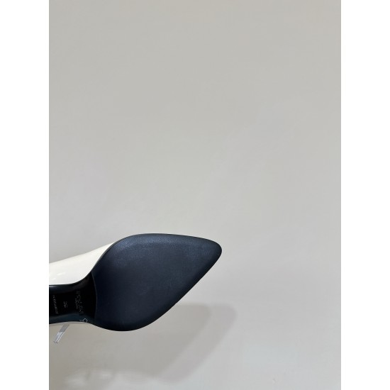 Prada Pumps and ballerinas