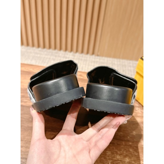 Fendi Slippers and sandals