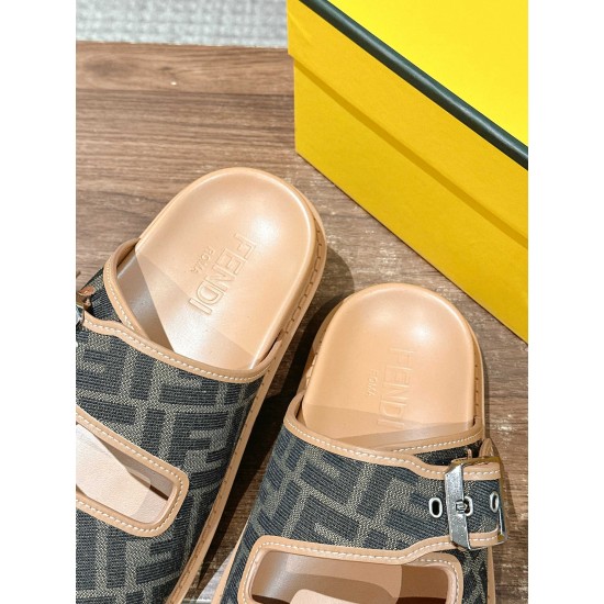 Fendi Slippers and sandals