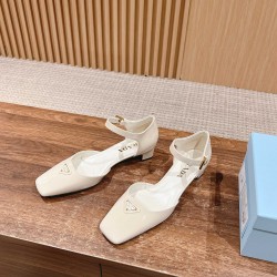 Prada Pumps and ballerinas