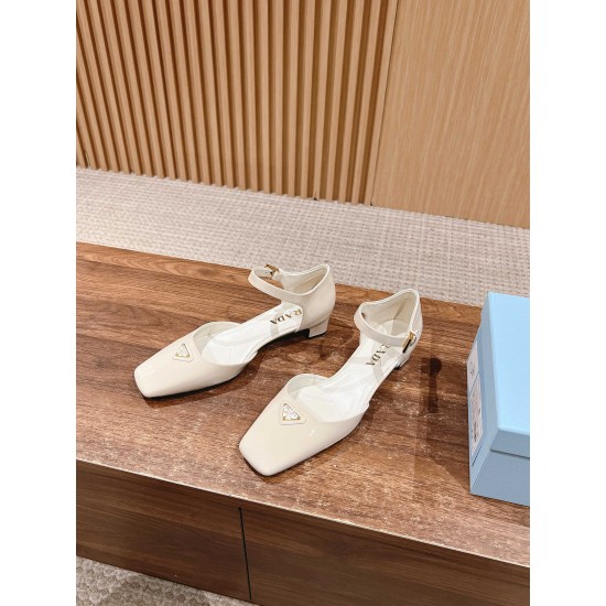 Prada Pumps and ballerinas