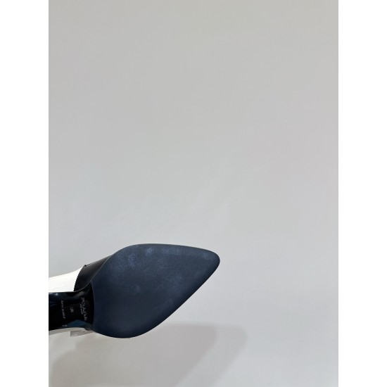 Prada Pumps and ballerinas