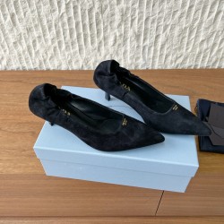 Prada Pumps and ballerinas
