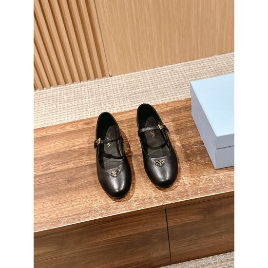 Prada Pumps and ballerinas