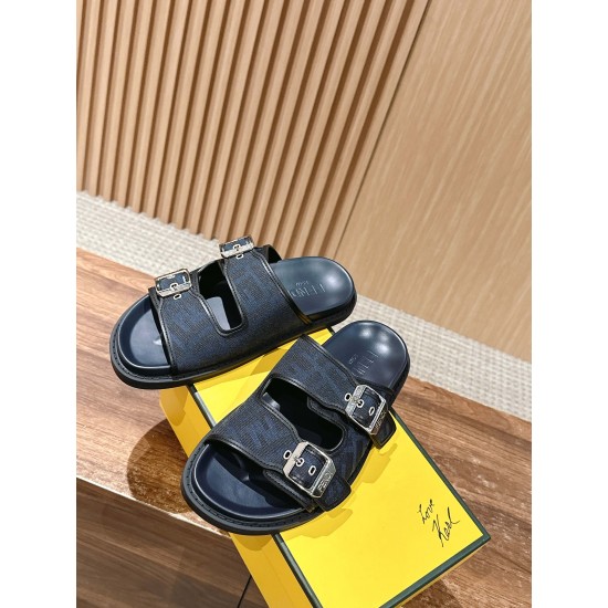Fendi Slippers and sandals