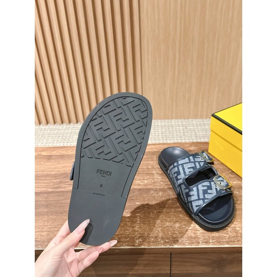 Fendi Slippers and sandals