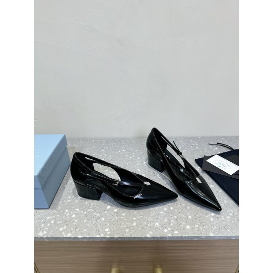 Prada Pumps and ballerinas