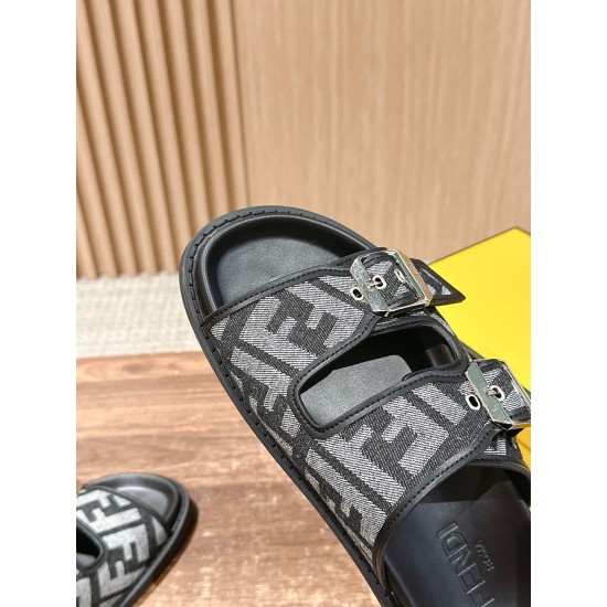 Fendi Slippers and sandals
