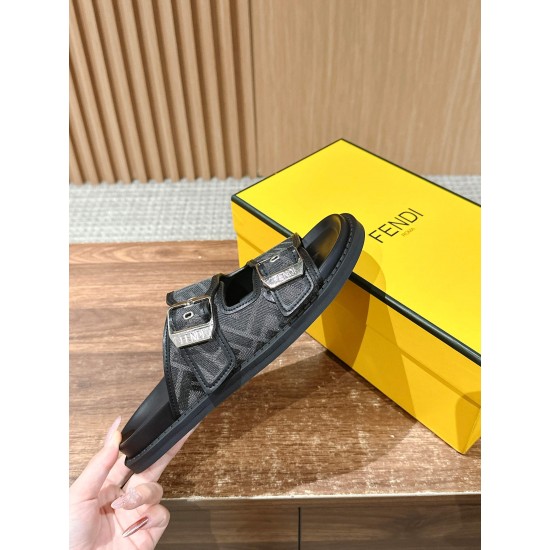 Fendi Slippers and sandals