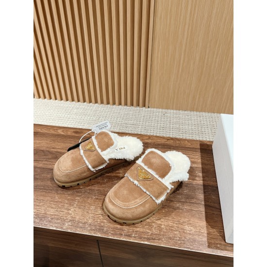 Prada Slippers and mules