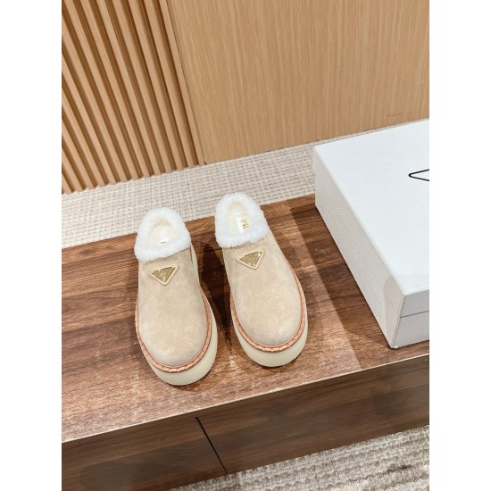 Prada Slippers and mules