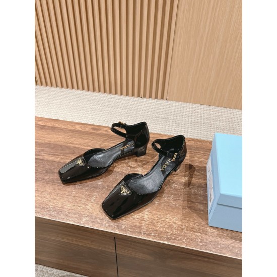 Prada Pumps and ballerinas