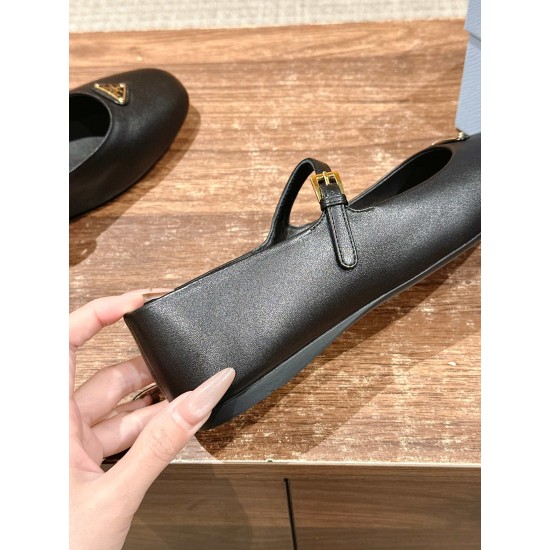 Prada Pumps and ballerinas