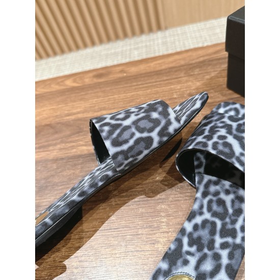 YSL Flats