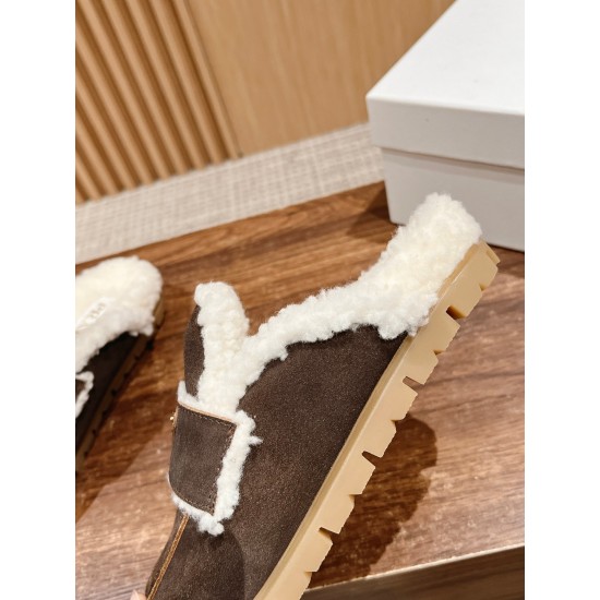 Prada Slippers and mules